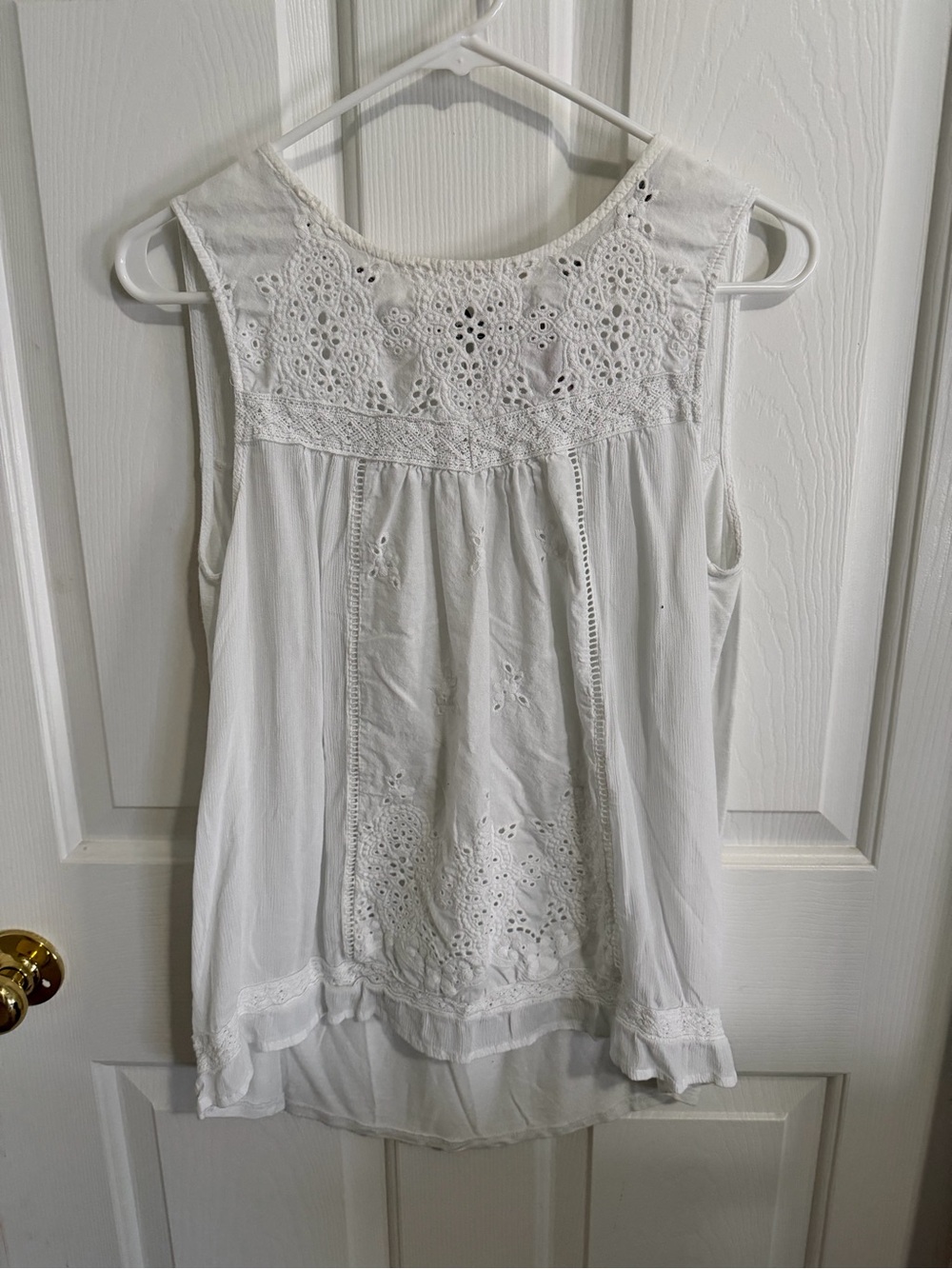 Knox Rose White Eyelet Sleeveless Women's Top